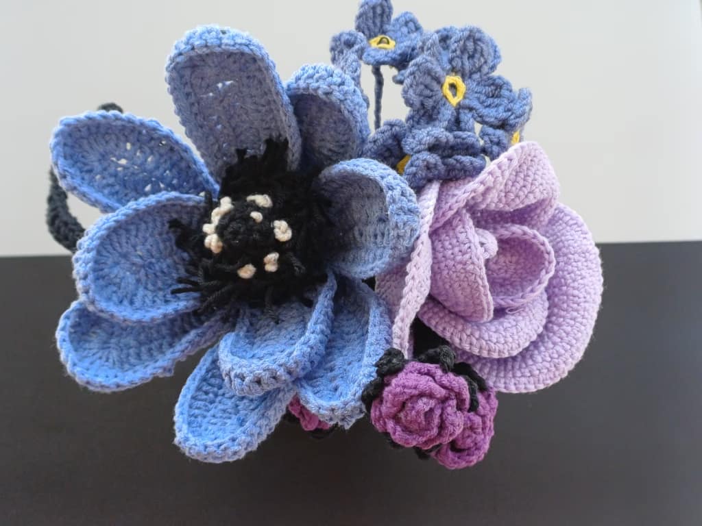 crochet flower pattern, crochet bouquet pattern, crochet lily pattern, crochet rose pattern