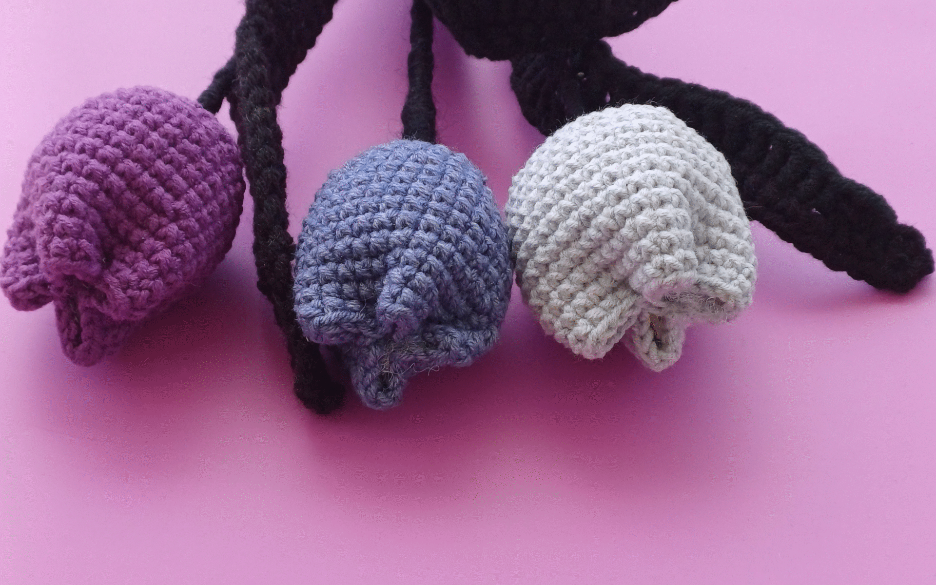 how to crochet flowers, crochet flower ideas, DIY crochet bouquet, modern crochet flower arrangement