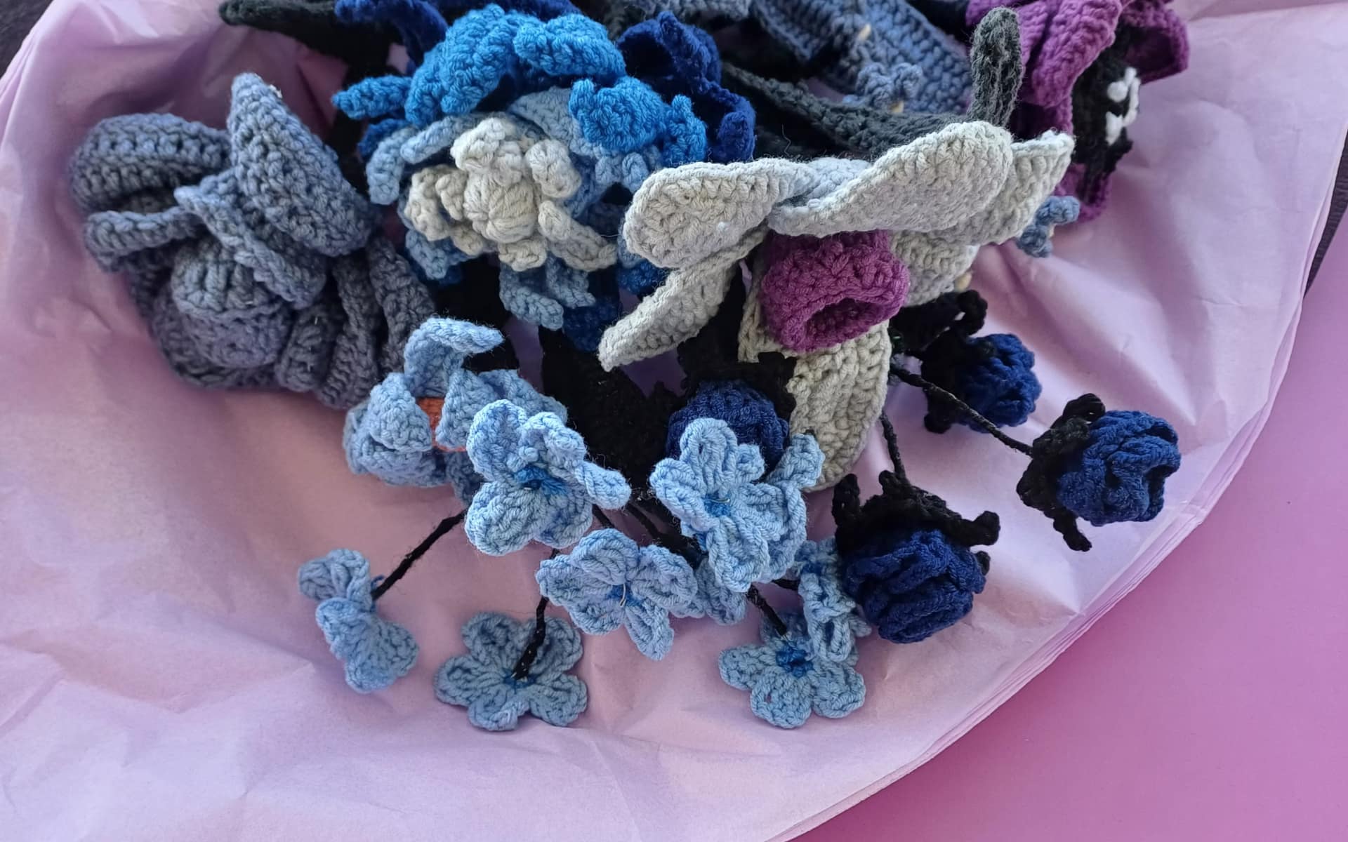 crochet flower bouquet, crochet flower gift, handmade crochet flowers, everlasting dark crochet bouquet, crochet goth flower home décor