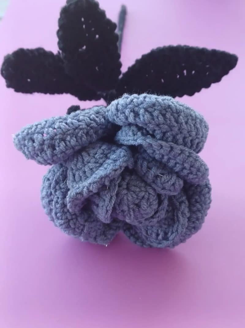 • Dark romantic niche goth crochet flower pattern black crochet rose pattern dark romantic crochet bouquet pattern victorian goth crochet flowers